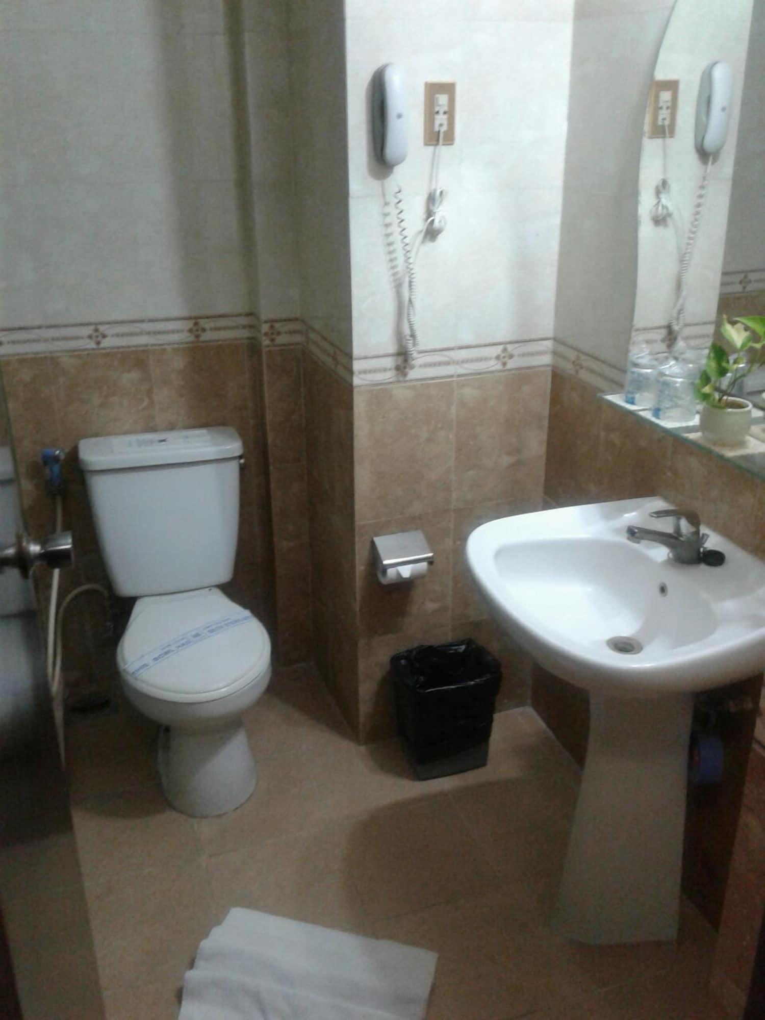Hotel Merdeka Madiun Kültér fotó